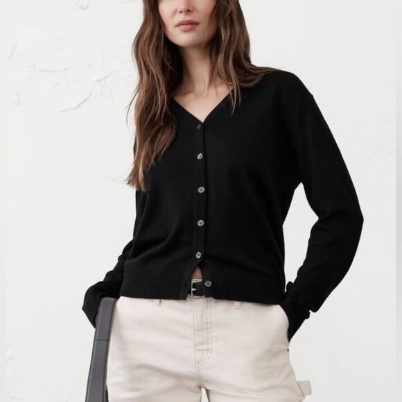 Banana Republic Sweaters - BANANA REPUBLIC Navy Summer Cropped Sweater